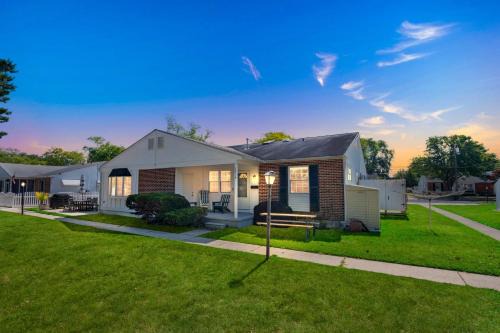 Village Green Apartment | Cozy 2BR Condo - Beachside Bliss with Yard Space condo