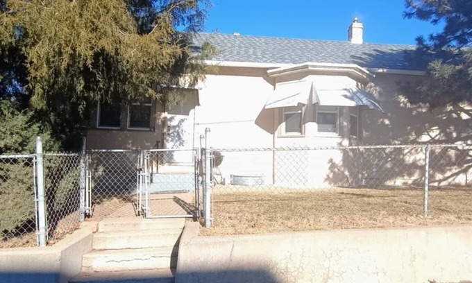 Dahlman House | Cozy 3-bedroom home in Omaha's Little Bohemia District. Blocks from the Zoo!