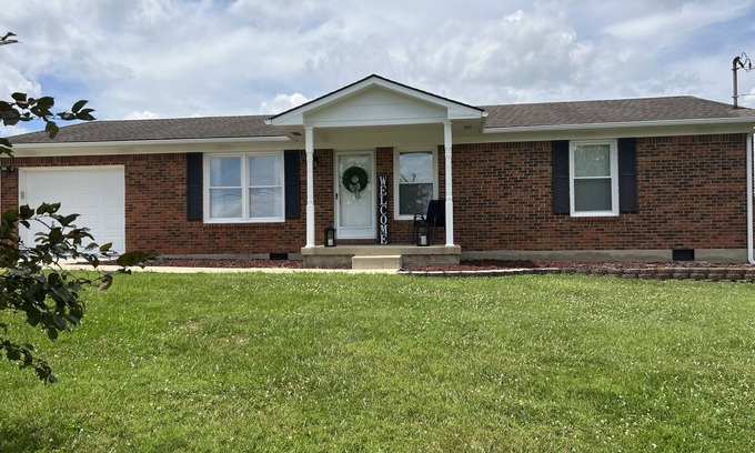 Bardstown House | Cozy 3 bedroom in country , close to town