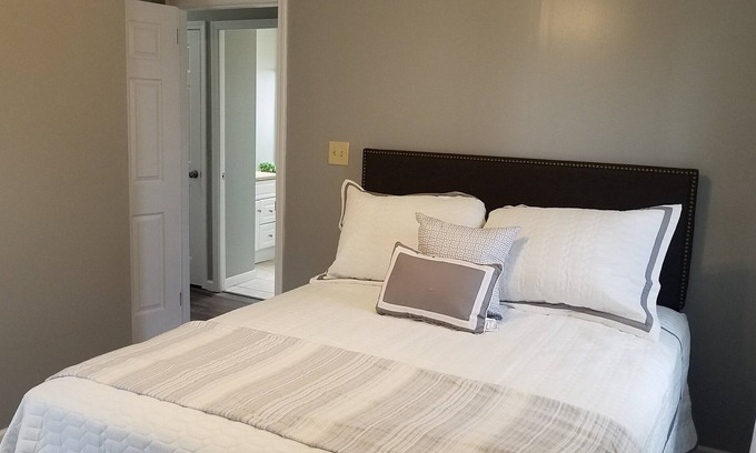 Tiffin House | Cozy 3 Bedroom Ranch No steps