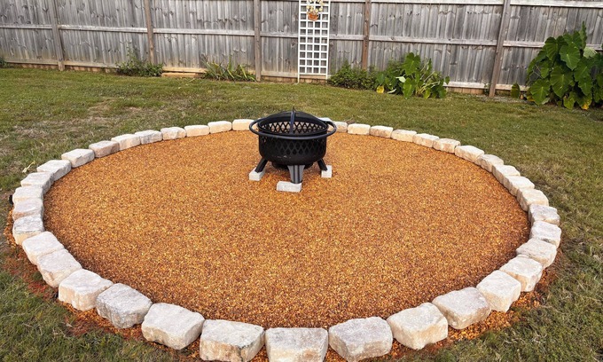 Anniston House | Cozy 3BR, 2 bath retreat with fire pit, pet friendly, 18 miles from Talladega!