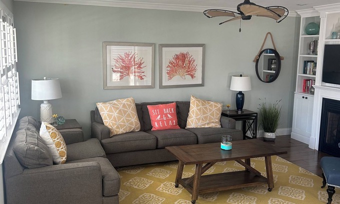 South End Condo | Cozy 3BR/2BA Condo – 5 Minute Walk to Beach & Boardwalk