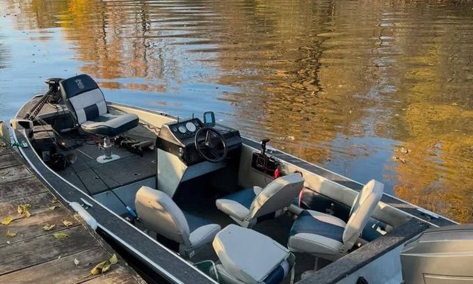 Spring Grove House | Cozy 3BR Cabin with Hot Tub on Nippersink Creek