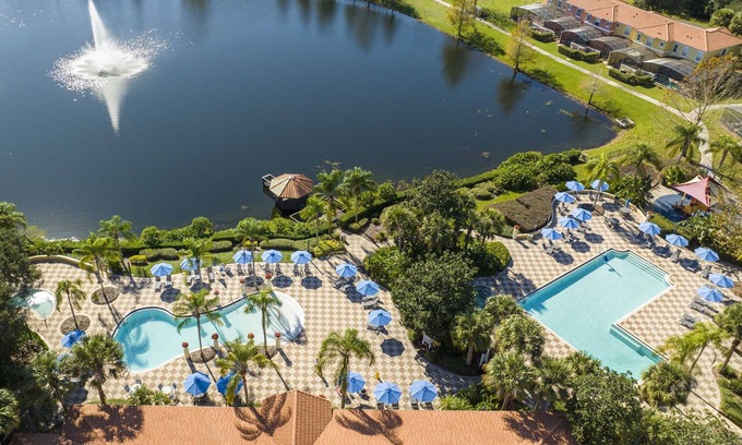 Sunset Lakes House | Cozy 3BR Family Resort Home Private Pool & BBQ!