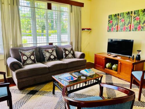Suva House | Cozy 3BR Wooden Retreat