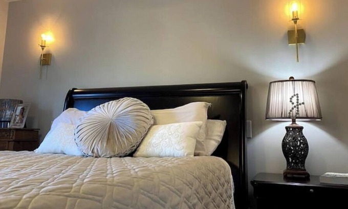 Durham House | Cozy 4Br/4Bath Craftsman Minutes from Downtown!