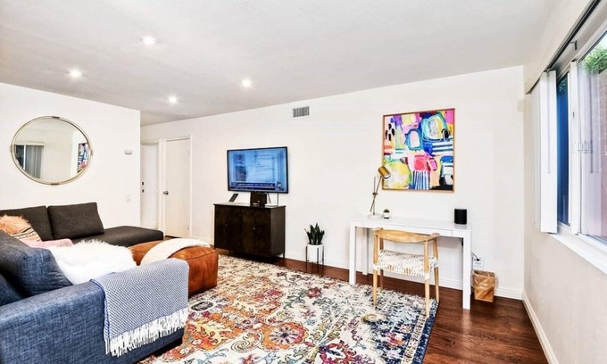 Mira Mesa House | Cozy 5-bedroom with huge private backyard! Perf 4 reunions & recently renovated!