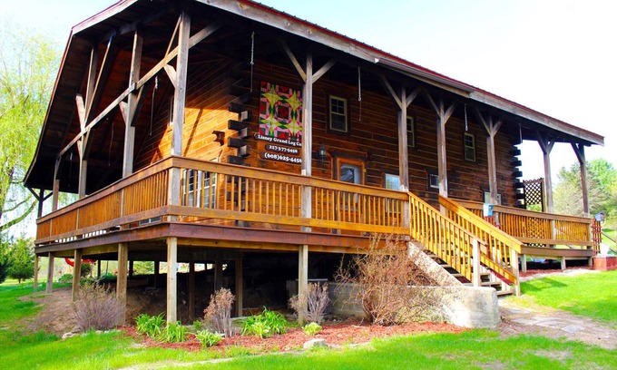 La Farge Cabin | Cozy Amish built cabin in the heart of the Kickapoo Valley Reserve State Park.