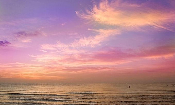 Clearwater Beach House | Cozy and friendly. All is Well - no damage