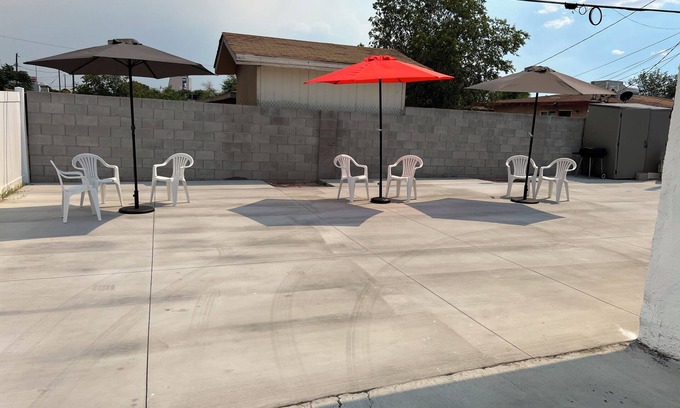 North Las Vegas House | Cozy and quiet, 3 minutes from the strip, 20 minutes from the airport