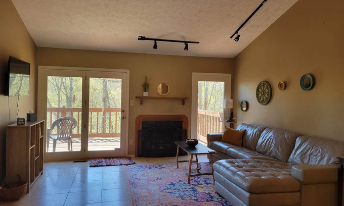 Bloomington House | Cozy and Relaxing.Just Steps To The Lake