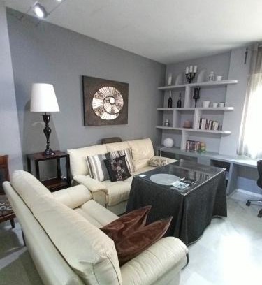 Doctor Barraquer-Grupo Renfe-Policlinico Apartment | Cozy apartment & free parking