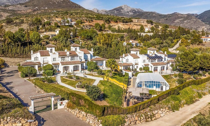 Alcaucin Apartment | Cozy apartment in Alcaucín with WiFi