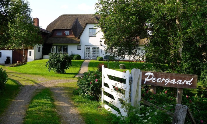 Poppenbull Apartment | cozy apartment in the thatched cottage in rural idyll