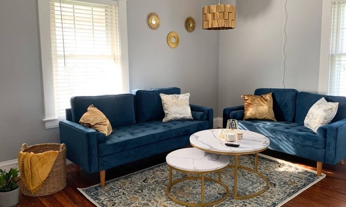 Kamm's Corners Apartment | Cozy Apt 5 min from Airport & Free Parking