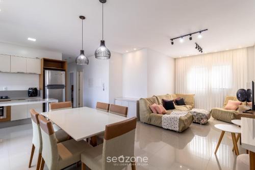 Porto Belo Apartment | Cozy Apt 550m from the Beach in Porto Belo LNB502