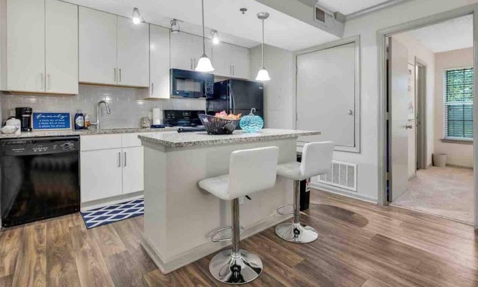 North Buckhead Apartment | Cozy Apt in Buckhead Minutes From Lenox Mall