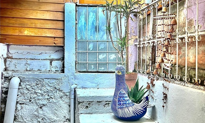 Santa Lucia House | Cozy Big Bungalow Close To Downtown