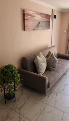 Eikenbosch Apartment | Cozy Batchelor Labiance