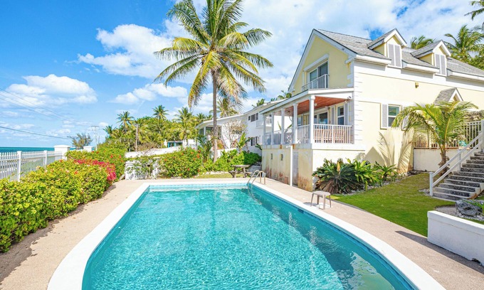Gambier House | Cozy Beach Style House, 3BR, Pool, Walk to Beach