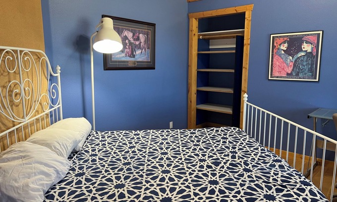 Rexburg House | Cozy bedroom in peaceful house in Rexburg with WiFi, AC and shared living space.