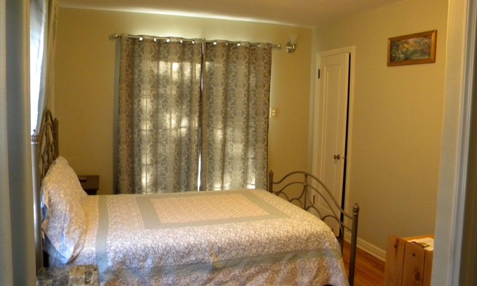 Kenosha House | Cozy Bedroom with Private Entrance, Bathrm and nearby Lake Michigan View