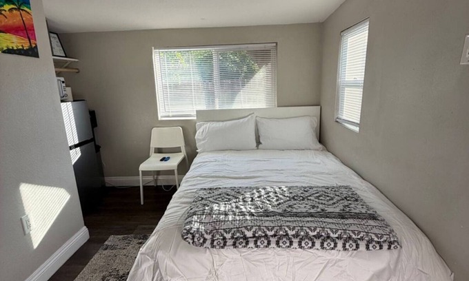 Poway Apartment | Cozy bedroom with private entrance in charming Poway with WiFi access