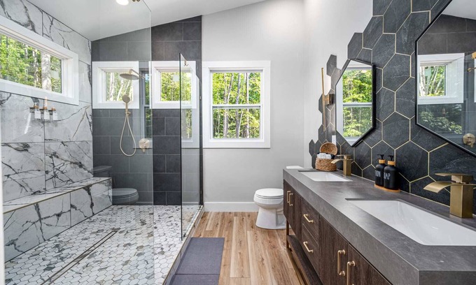 Bynum Cabin | Cozy Beehive Treehouse