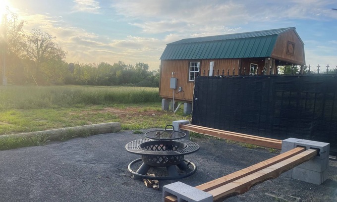 Jerusalem Cabin | Cozy cabin features features queen pullout and twin in loft. Pet friendly