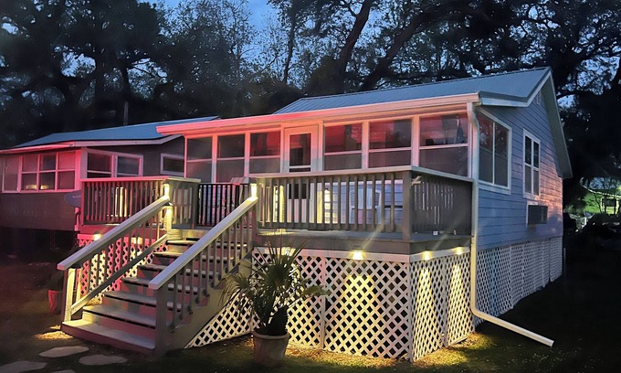 Bon Secour Cabin | Cozy cabin in charming Bon Secour across from Bon Secour River