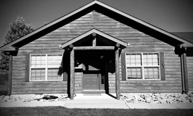Ennis House | Cozy Cabin in Ennis, MT