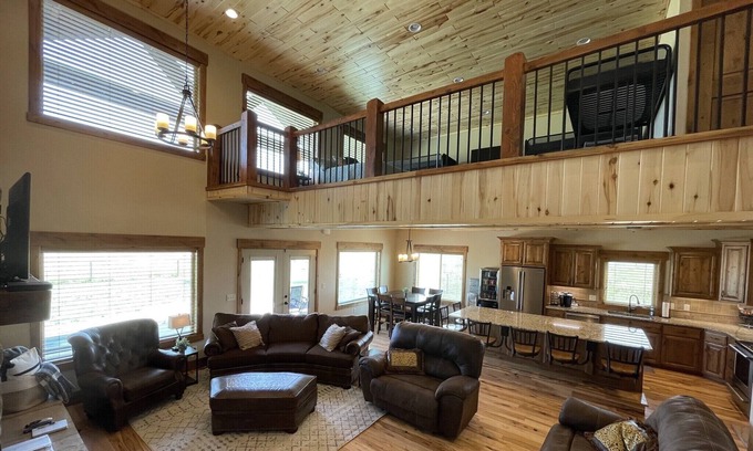 Clark County Cabin | Cozy Cabin nestled at the base of the mountains in Kilgore, Idaho