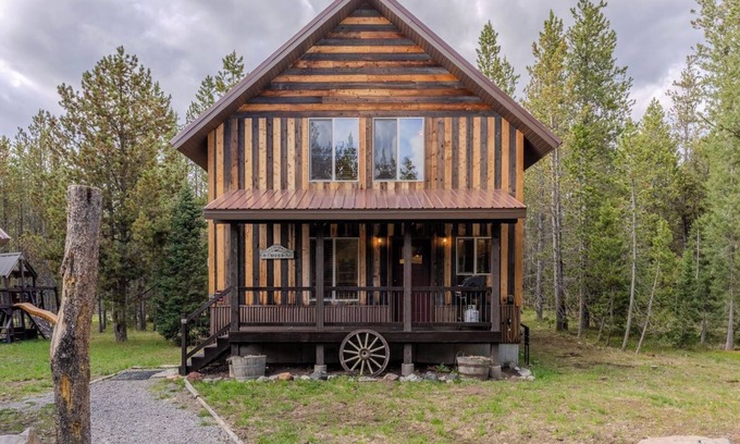 Island Park Cabin | Cozy Cabin Nestled in the Pines