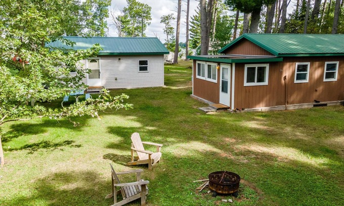 Arkdale Cabin | COZY CABIN WITH PRIVATE PIER ON LAKE PETENWELL