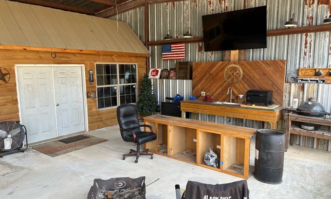 Rupert Cabin | Cozy cabin with WiFi and AC in charming Butler Private getaway on large acerage