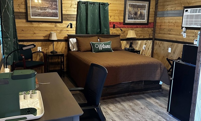 Alexander Cabin | Cozy cabins on beautiful Horseshoe Lake