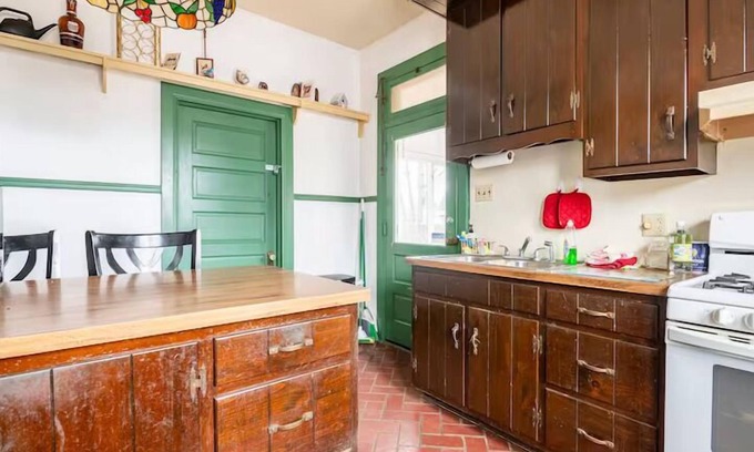 York House | Cozy Cape Cod Bungalow