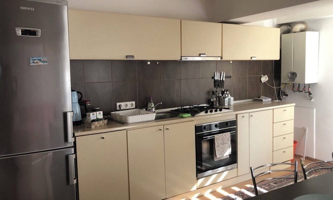 Resita Apartment | Cozy Central Apartment with Balcony in Reșița – Near Nature Trails & City Center