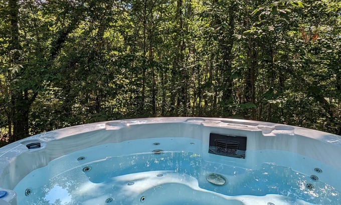 Biron Ski Chalet | Cozy chalet in Biron with a private spa and shared pool