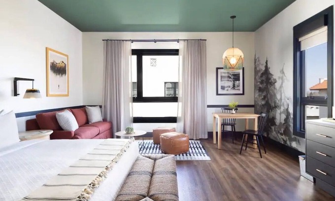 Merced Hotel | Cozy Comfort in Merced's Main Street, Near Lake Yosemite, Pet-Friendly