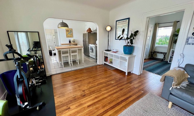 Santa Clara House | Cozy & Comfy Minutes to Levi’s, SCU, Tech Co. & SJC