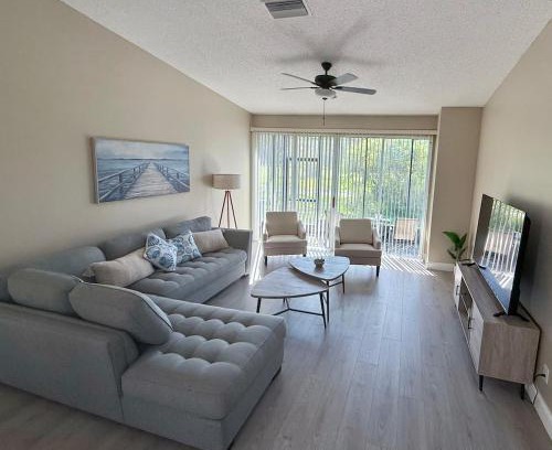 Greater Northdale Apartment | Cozy condo in Northdale Tampa, with golf course views! Snowbirds welcome!