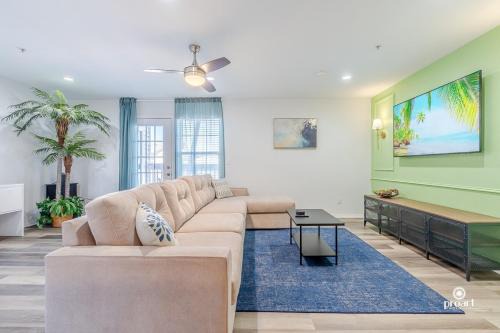 Indian Bayou Apartment | Cozy Condo Under the Palms