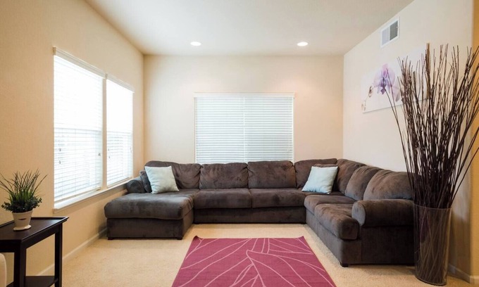 Davis Condo | Cozy Condo with Lots Nearby - Bedroom 1 - Females Only