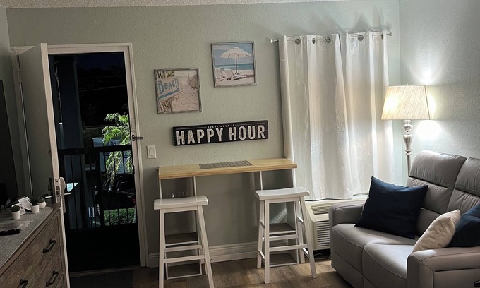 Whitfield Hotel | Cozy condotel with King Bed, WiFi, great pool, fitness room and much more!