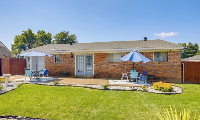 Whitehaven House | Cozy Corner in Memphis - 4 Miles to Graceland!