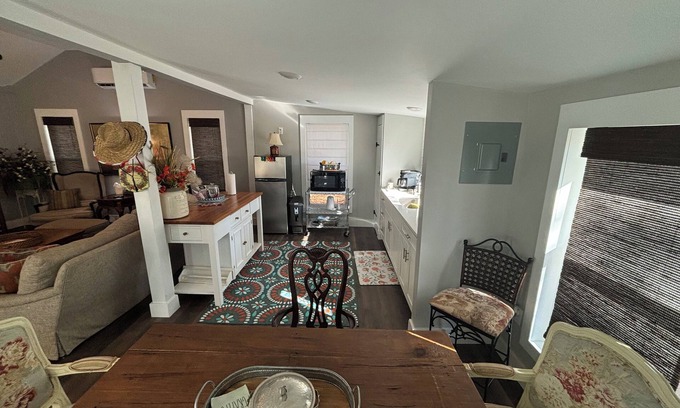 Walterboro - St. George Cottage | Cozy cottage in charming Walterboro with AC, WiFi