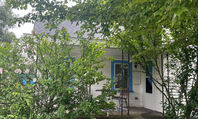 Mears House | Cozy cottage in downtown Mears, MI that sleeps 6 people and has a large lot!