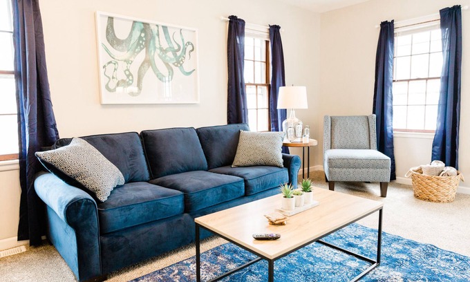 Huron House | Cozy Cottage Near The Lake & Cedar Point