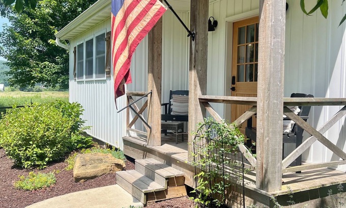 Westby Cottage | Cozy cottage off the banks of Timber Coulee Creek